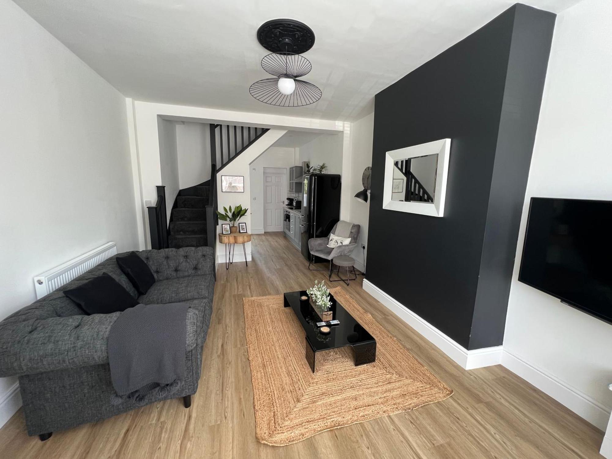 Ferienhaus Modern 2 Bedroom House *